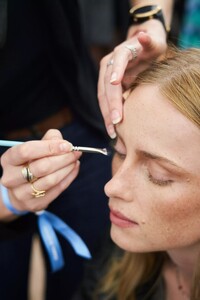 backstage-defile-isabel-marant-printemps-ete-2022-paris-coulisses-22.thumb.jpg.672c98b22b172145f743a91905e61913.jpg