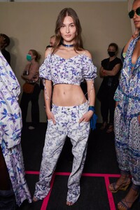 backstage-defile-isabel-marant-printemps-ete-2022-paris-coulisses-67.thumb.jpg.ea2df30232caf129fab9e24b4f724d24.jpg