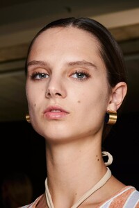 backstage-defile-jil-sander-printemps-ete-2022-milan-coulisses-76.thumb.jpg.62829e575e9fccd9ead9c0fcfd98c1db.jpg