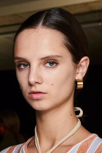 backstage-defile-jil-sander-printemps-ete-2022-milan-coulisses-77.thumb.jpg.df9d64c0adeebfcb6bdfb772411661b3.jpg