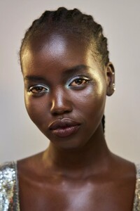 backstage-defile-lanvin-printemps-ete-2022-paris-coulisses-167.thumb.jpg.346e441ec6841a218de05a7b35845b71.jpg