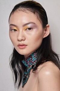 backstage-defile-lanvin-printemps-ete-2022-paris-coulisses-190.thumb.jpg.8969b114f9887b95c6df2d7b712cba2b.jpg