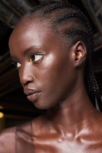 backstage-defile-lanvin-printemps-ete-2022-paris-coulisses-195.thumb.jpg.35d6758944d7b24cf3921262813c4c28.jpg