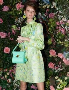 backstage-defile-moschino-printemps-ete-2022-new-york-coulisses-7.thumb.jpg.aaa5b3856f0d5657d4231ab20415f812.jpg