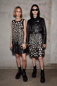backstage-defile-ports-1961-printemps-ete-2022-milan-coulisses-111.thumb.jpg.2d4eb643dc2ffaa3cbcb901ad682f06e.jpg
