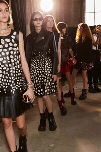 backstage-defile-ports-1961-printemps-ete-2022-milan-coulisses-159.thumb.jpg.e511db222bd65709b2fef7d5339def63.jpg