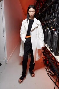 backstage-defile-shang-xia-printemps-ete-2022-paris-coulisses-1.thumb.jpg.7c43922de13442f346ab86941f15ed46.jpg