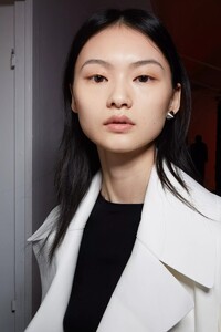 backstage-defile-shang-xia-printemps-ete-2022-paris-coulisses-4.thumb.jpg.cefd59c9976ad909e334d4a52093782b.jpg