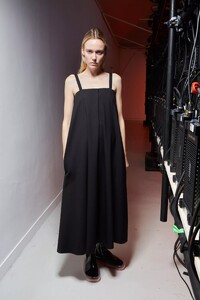 backstage-defile-shang-xia-printemps-ete-2022-paris-coulisses-58.thumb.jpg.dd365d88c87be73c62aa3f184e2e708d.jpg