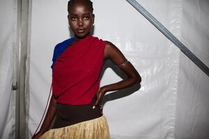 backstage-defile-tory-burch-printemps-ete-2022-new-york-coulisses-41.thumb.jpg.9c981198aeddfc5f01112002949ca874.jpg