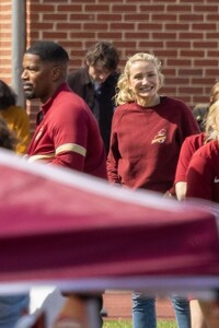 cameron-diaz-on-the-set-of-back-in-action-in-atlanta-04-10-2023-1.jpg
