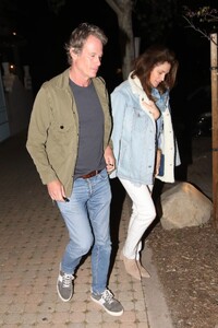 cindy-crawford-and-rande-gerber-at-taverna-tony-greek-restaurant-in-malibu-03-31-2023-1.jpg