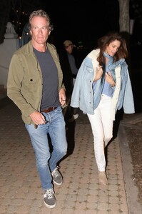 cindy-crawford-and-rande-gerber-at-taverna-tony-greek-restaurant-in-malibu-03-31-2023-3.jpg