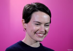 daisy-ridley-020_0.jpg