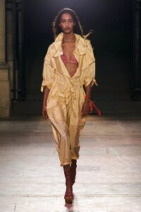 defile-isabel-marant-printemps-ete-2022-paris-look-1.thumb.jpg.b36f33a015ca0311d95d6307db21fa44.jpg