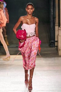 defile-isabel-marant-printemps-ete-2022-paris-look-10.thumb.jpg.d5bc0cccf72fae6c10a9dc89f8ee7099.jpg
