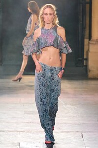defile-isabel-marant-printemps-ete-2022-paris-look-38.thumb.jpg.840cccff8b3f6bfc017309849112cf0a.jpg