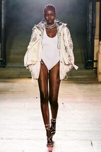 defile-isabel-marant-printemps-ete-2022-paris-look-51.thumb.jpg.f216eee85d5833b20e86674db2d3cae8.jpg