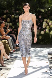 defile-michael-kors-printemps-ete-2022-new-york-look-59.thumb.jpg.5f10a0acd50618c952de71cb59b336bb.jpg