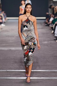 defile-missoni-printemps-ete-2022-milan-look-21.thumb.jpg.b73c0955fb2f9bddda1d39317eba4c31.jpg