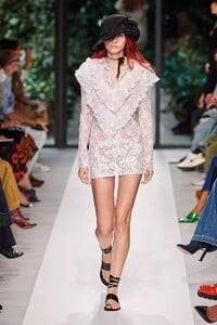 defile-philosophy-di-lorenzo-serafini-printemps-ete-2022-milan-look-40.thumb.jpg.d1b359805295a3c30d005ac624dbe8b0.jpg