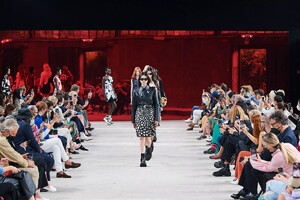 defile-ports-1961-printemps-ete-2022-milan-look-39.thumb.jpg.28c74a6040c75d122014639a502b8961.jpg