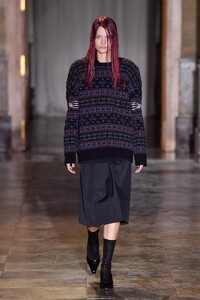 defile-raf-simons-printemps-ete-2022-paris-look-45.thumb.jpg.a0c49c582595c979ccee8cfd2fd44200.jpg