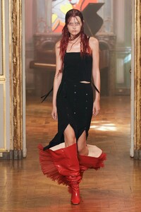 defile-rochas-printemps-ete-2022-paris-look-4.thumb.jpg.6862f1e9e554d0a245fc62f70c147e6e.jpg