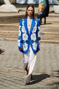 defile-rodarte-printemps-ete-2022-new-york-look-24.thumb.jpg.fd817b216137a739691dab3b4765405f.jpg
