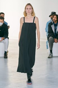 defile-shang-xia-printemps-ete-2022-paris-look-26.thumb.jpg.ceec61ee6ad7fcbf2c1b410ec7b042d0.jpg
