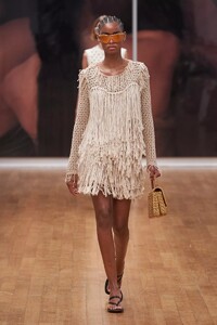 defile-tod039s-printemps-ete-2022-milan-look-4.thumb.jpg.0121cae4913de7b0343feb46424e832f.jpg