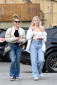 denise-richards-out-for-lunch-with-her-daughters-sami-and-lola-at-a-votre-sante-in-brentwood-04-11-2023-4.jpg