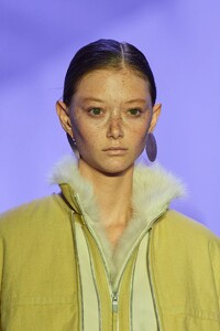 detail-defile-jil-sander-printemps-ete-2022-milan-detail-159.thumb.jpg.d63f321c9896bc22bc11214015f5f075.jpg