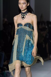 detail-defile-lanvin-printemps-ete-2022-paris-detail-154.thumb.jpg.650ef6e9b6484b323ef43adbc612bd21.jpg