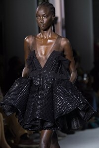 detail-defile-lanvin-printemps-ete-2022-paris-detail-162.thumb.jpg.229a0eac3d29789b50c46c73215b5a31.jpg
