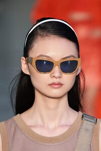 detail-defile-max-mara-printemps-ete-2022-milan-detail-15.thumb.jpg.16ee85b4a80184fed2ee0a2a0e18d100.jpg
