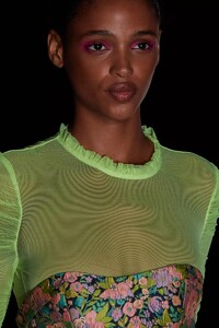 detail-defile-prabal-gurung-printemps-ete-2022-new-york-detail-51.thumb.jpg.e5f3b6b047354ea272ff8a23bfbd4e28.jpg