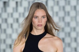 detail-defile-stella-mccartney-printemps-ete-2022-paris-detail-14.thumb.jpg.09d948a91fdc3c5d699fa5ba6f1b82e6.jpg