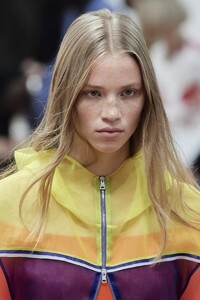 detail-defile-tod039s-printemps-ete-2022-milan-detail-171.thumb.jpg.3e51477778f6a741d43438b945c09ed9.jpg