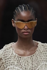 detail-defile-tod039s-printemps-ete-2022-milan-detail-8.thumb.jpg.32181ff8a9c22949da573024d4c95409.jpg