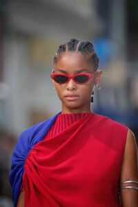 detail-defile-tory-burch-printemps-ete-2022-new-york-detail-24.thumb.jpg.bdc92009937dab857bcdaeaa46fd5c6a.jpg