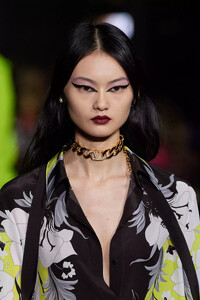 detail-defile-valentino-printemps-ete-2022-paris-detail-283.thumb.jpg.6f6ec35120bf530de96eac1122868905.jpg