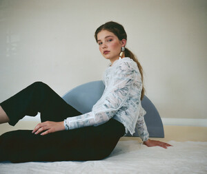 ellie_hires-22.thumb.jpg.569f0e6cc62c04c23053257328b17787.jpg