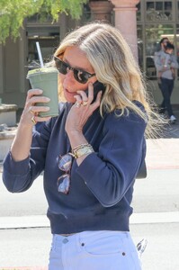 gwyneth-paltrow-out-for-a-fresh-smoothie-in-malibu-04-07-2023-5.jpg