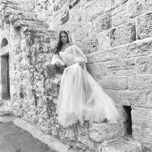 hilashalom_bridal_288878531_375258618042449_1690396116765007901_n.jpg