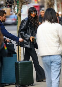 jameela-jamil-arrives-at-crosby-hotel-in-new-york-03-25-2023-3.jpg