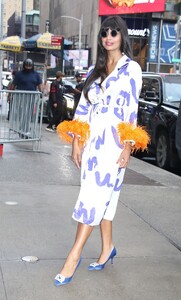 jameela-jamil-arrives-at-good-morning-america-promoting-her-new-series-she-hulk-in-new-york-09-13-2022-5.jpg