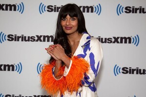 jameela-jamil-at-siriusxm-studios-in-new-york-09-13-2022-0.jpg