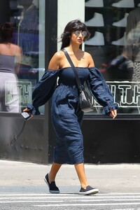 jameela-jamil-out-and-about-in-new-york-06-24-2022-6.jpg