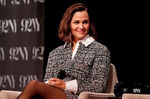jennifer-garner-at-the-last-thing-he-told-me-screening-and-conversation-in-new-york-04-11-2023-2.jpg